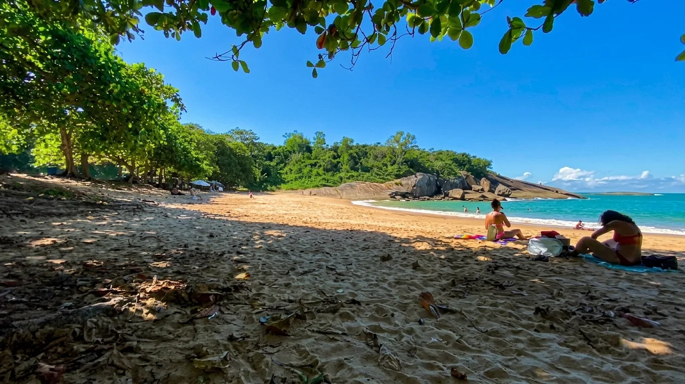 Praia dos Padres, em Guarapari: como chegar e a lenda