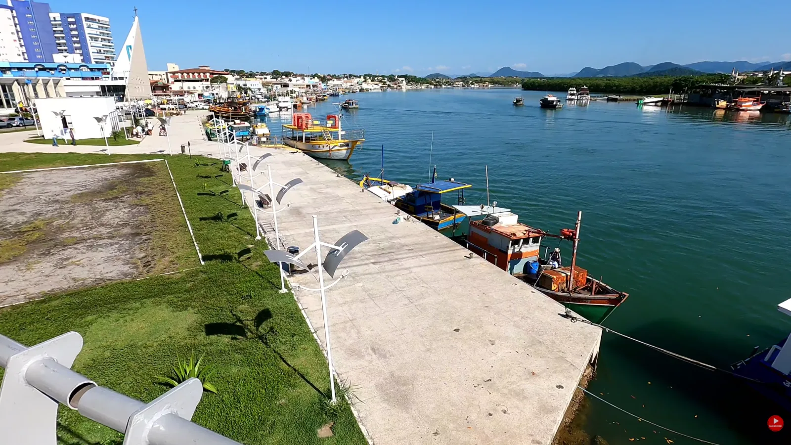 Cais de Guarapari: peixe fresco, barcos e passeios no Centro