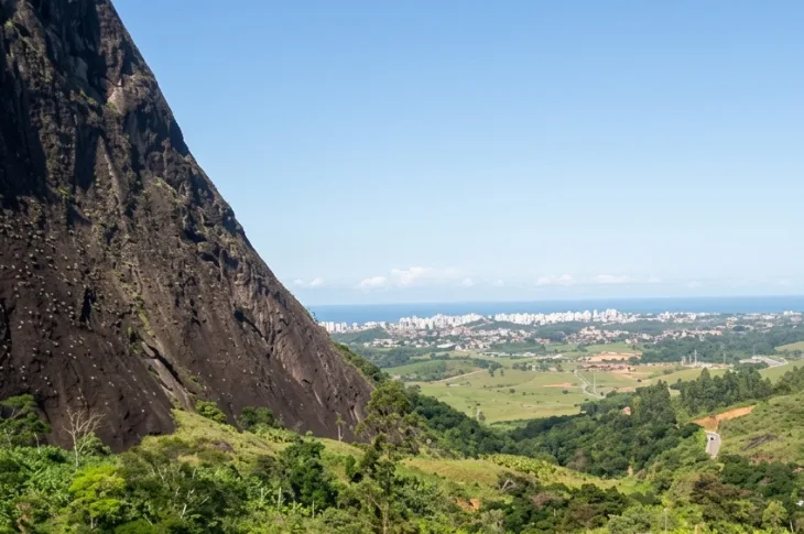 Buenos Aires, Guarapari: Pedra do Elefante e cachoeira