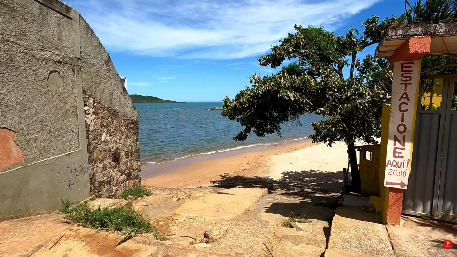 Escadaria de acesso &agrave; Praia do Boi&atilde;o, vindo do bairro Peroc&atilde;o, em Guarapari
