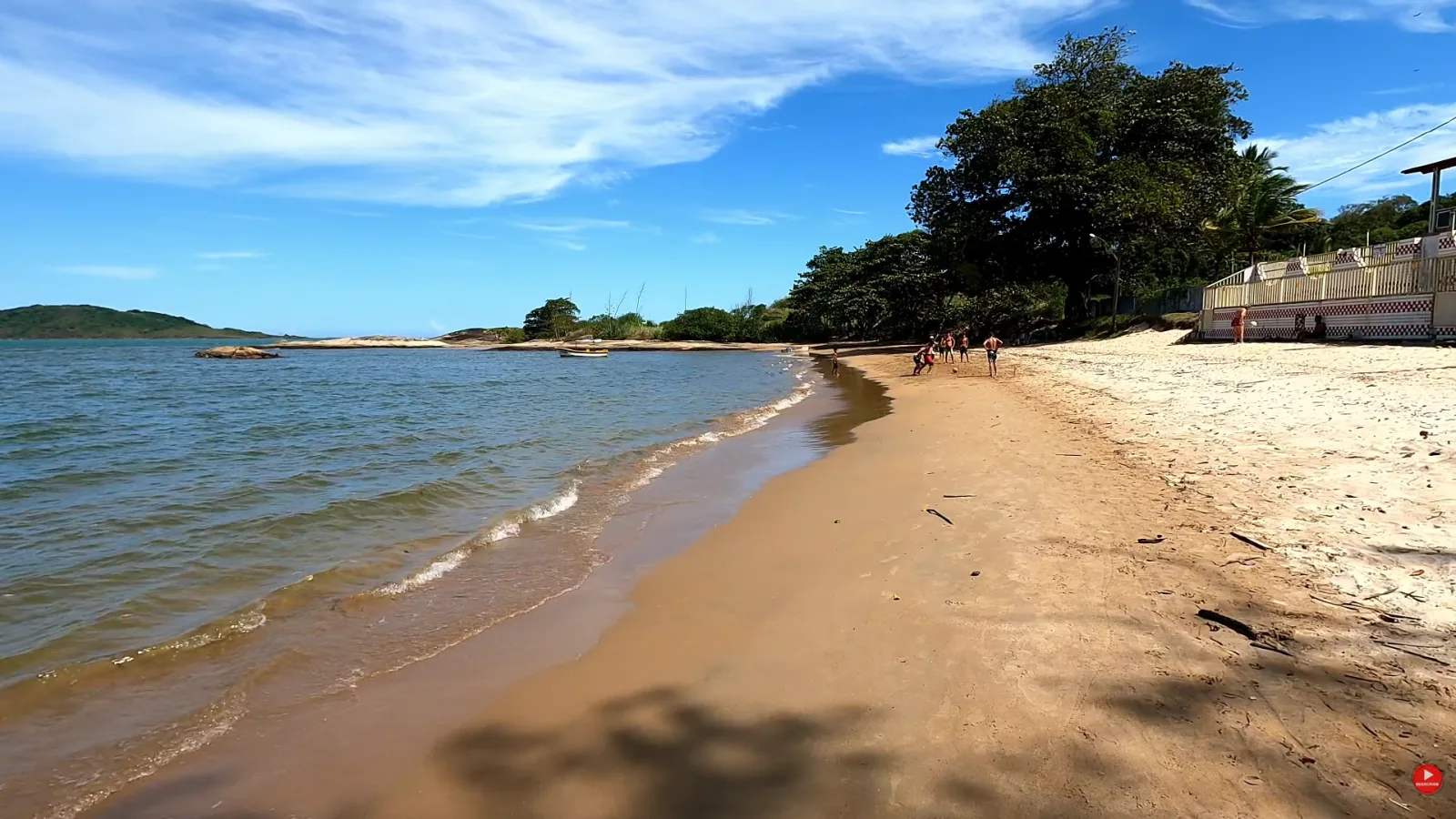 Mar calmo na beira da Praia do Boi&atilde;o, em Peroc&atilde;o, Guarapari